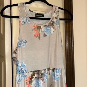 Excellent Condition gray floral mix dress with pockets size L